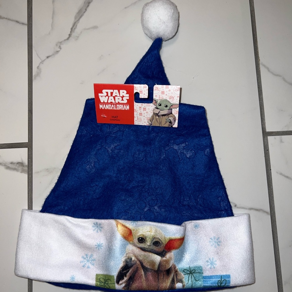 star wars the mandalorian baby yoda blue and white santa hat nwt